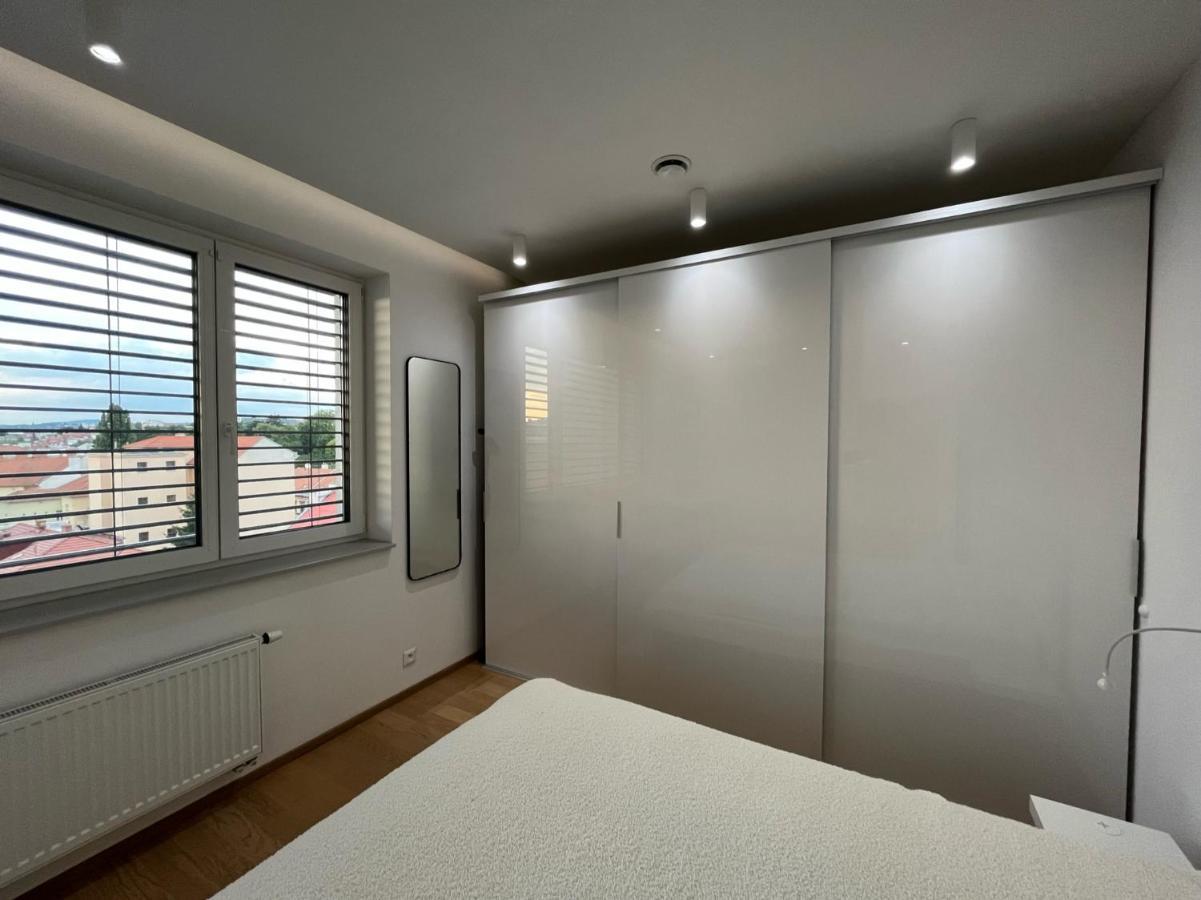 Brno City Center Apartment With Parking And A Big Terrace Exterior photo
